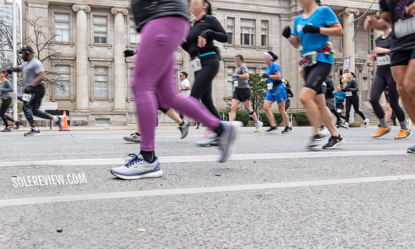 A Woman Pooped Her Pants Halfway Through a Marathon but Ran on Because She  Wanted To Get a PR